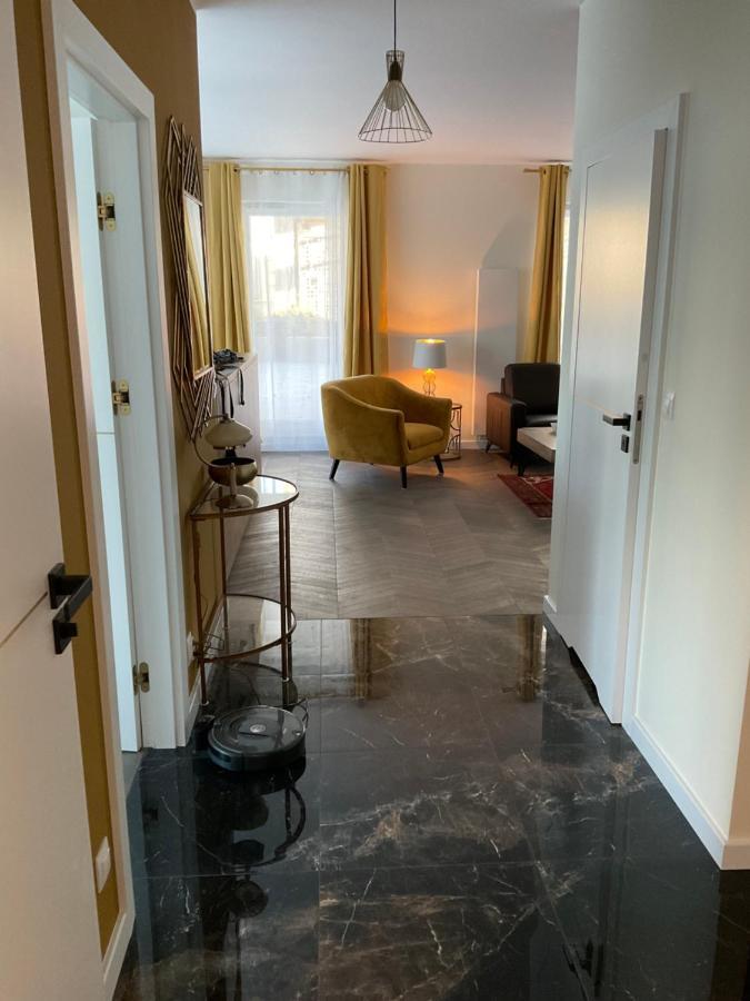 Apartament „Dwie Wieze” Apartman Katowice Kültér fotó